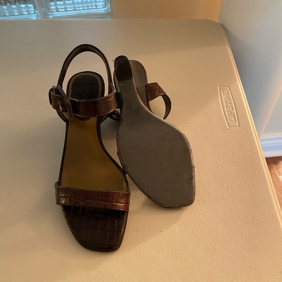 Brown leather sandals - Picture 5 of 5